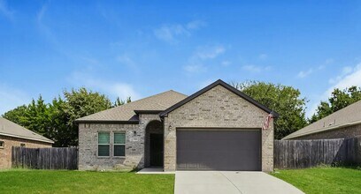 Building Photo - Spacious, Stylish, and Simply Perfect — 4 Bedroom Home