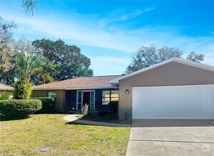 Building Photo - 12824 Lake Tree Ln