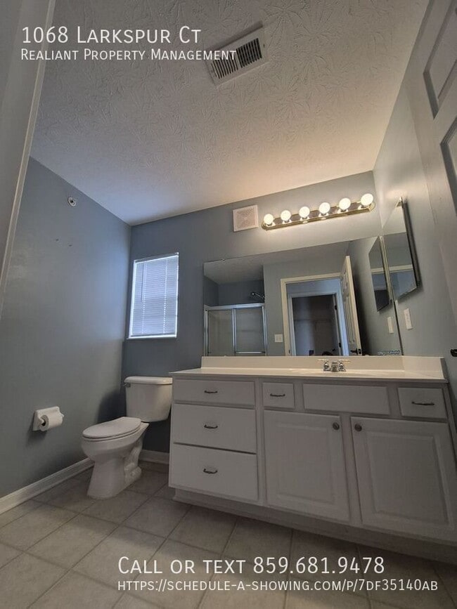 Building Photo - 1068 Larkspur Ct