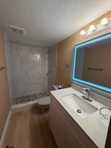 Building Photo - 120 Sparrow Dr