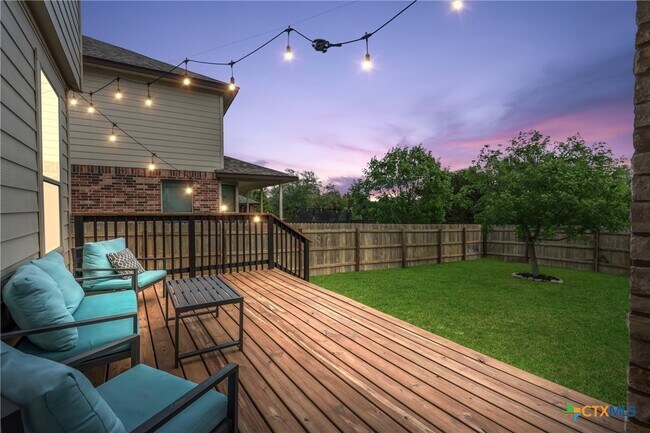 Building Photo - 5221 Cicero Dr