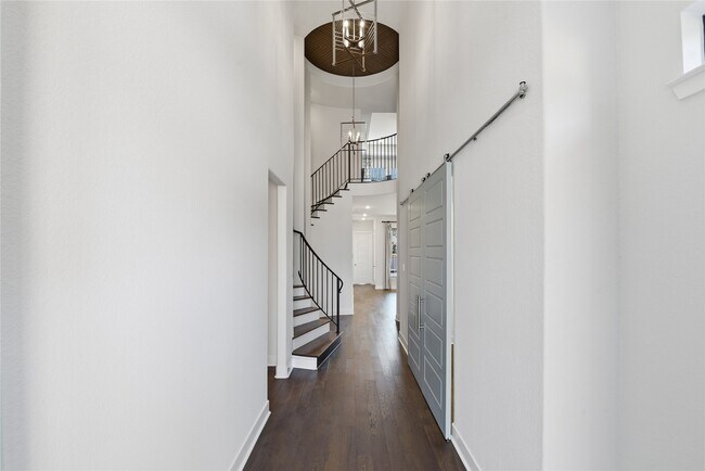 Building Photo - 15314 Viviente Dr