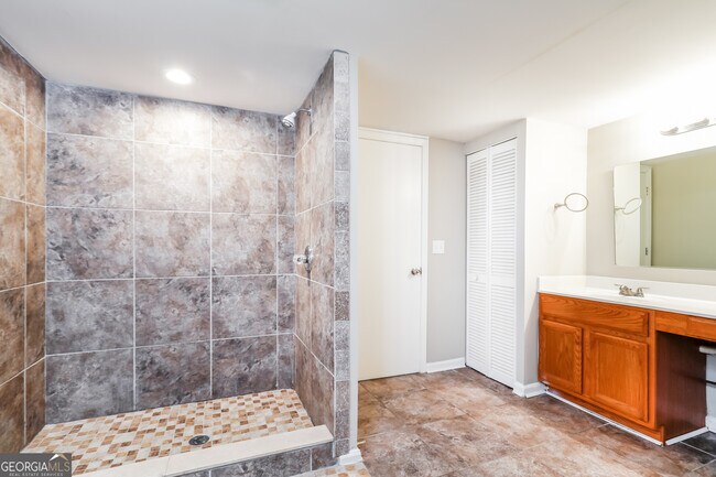 Building Photo - 3618 Chinaberry Ln