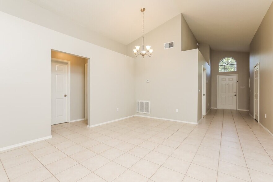 Building Photo - 1025 Henson Ct