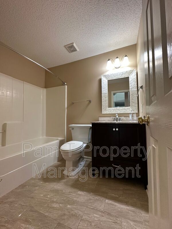 Building Photo - 190 Salt Landing Cir