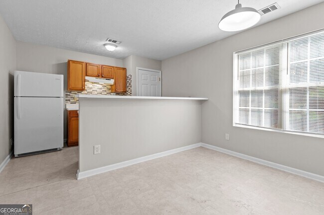 Building Photo - 2284 Oakland Spring Dr