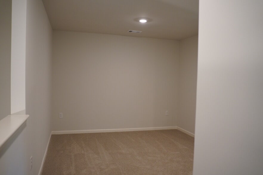 Cozy loft - 265 Deerberry Dr