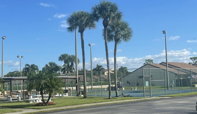 Building Photo - 812 Sky Pine Way