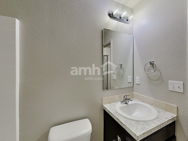 Building Photo - 11934 Edgemoor St