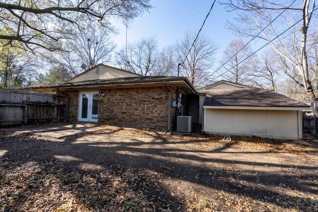 Building Photo - S Hudson Ave Duplex