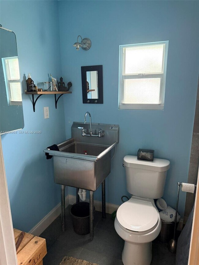 Building Photo - 294 NE 57th St