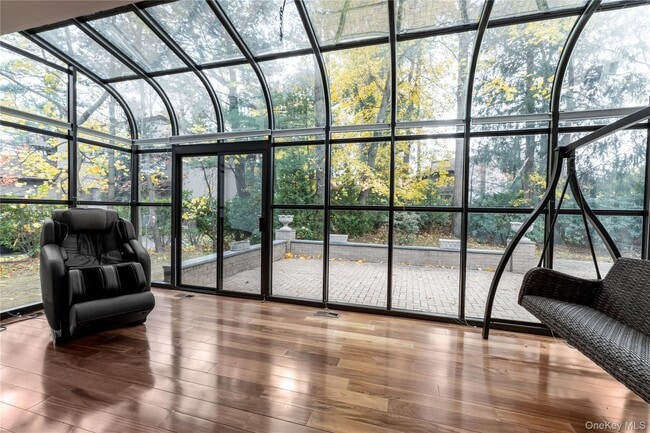 Building Photo - 12 Bolton Dr