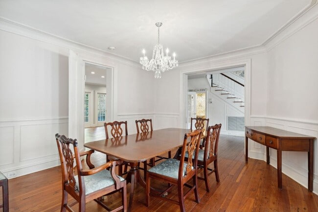 Building Photo - Gorgeous Historic South of Broad Home