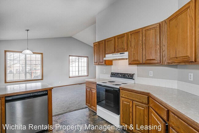 Building Photo - 3 br, 1.5 bath House - 3593 N. Rushwood