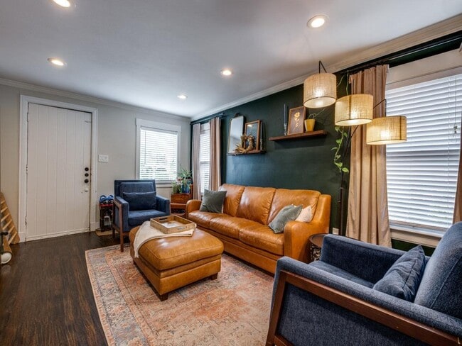 Building Photo - 6009 Ross Ave