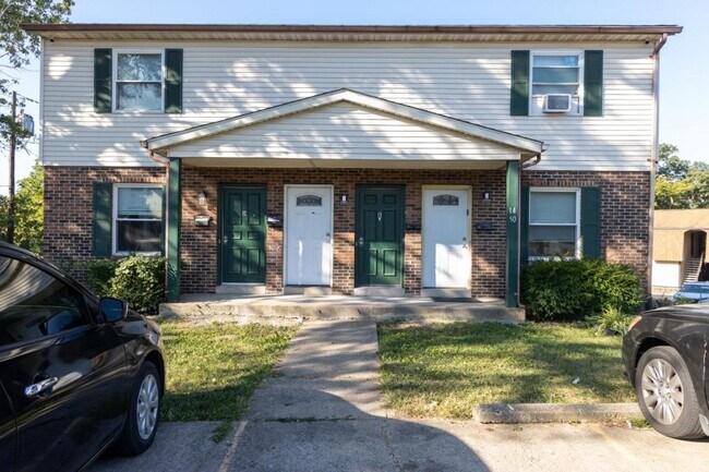 Building Photo - 1450 Villa Ct