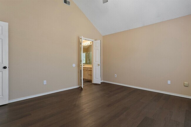 Building Photo - 7605 Bryce Canyon Dr W