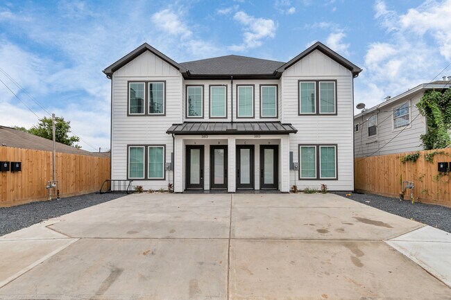 Building Photo - 3613 Rosalie St