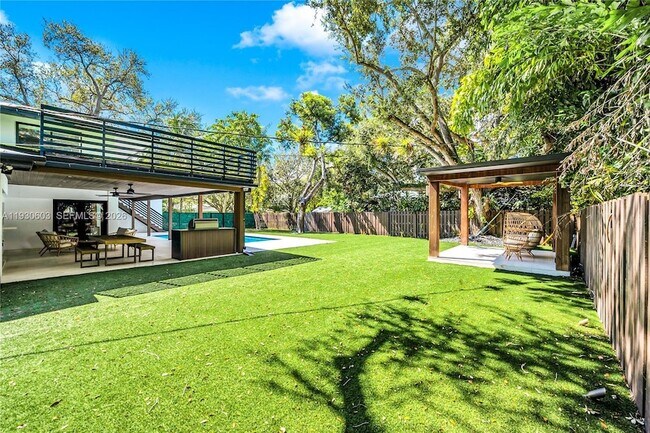 Building Photo - 11340 SW 74th Ct