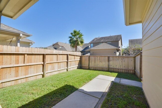 Building Photo - 17210 Mitchell Pass Ln