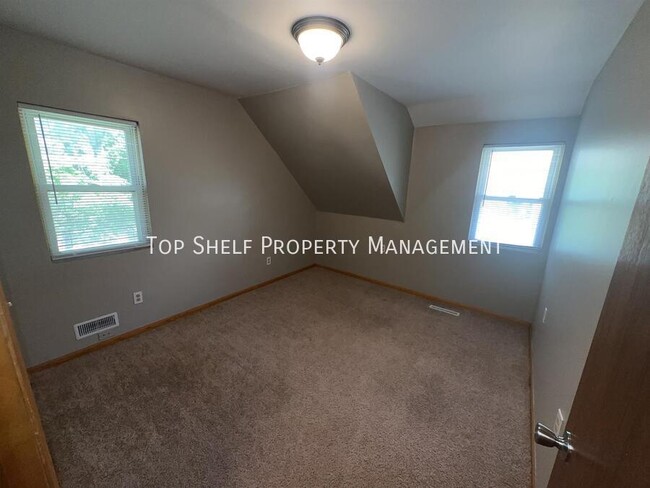Building Photo - 418 E Sheridan-