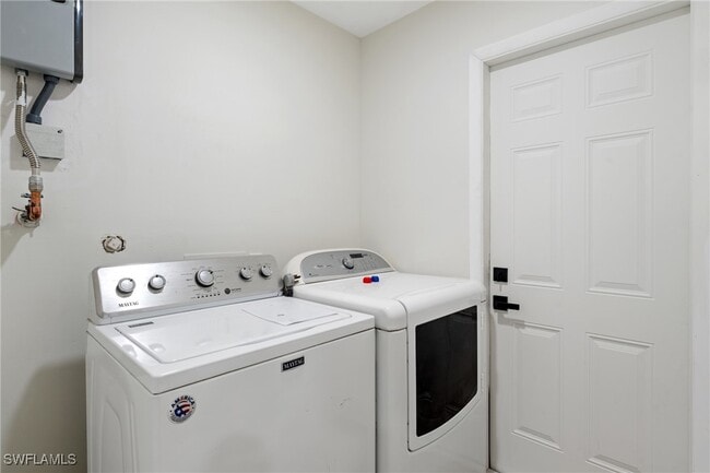 Building Photo - 4742 25th Ave SW