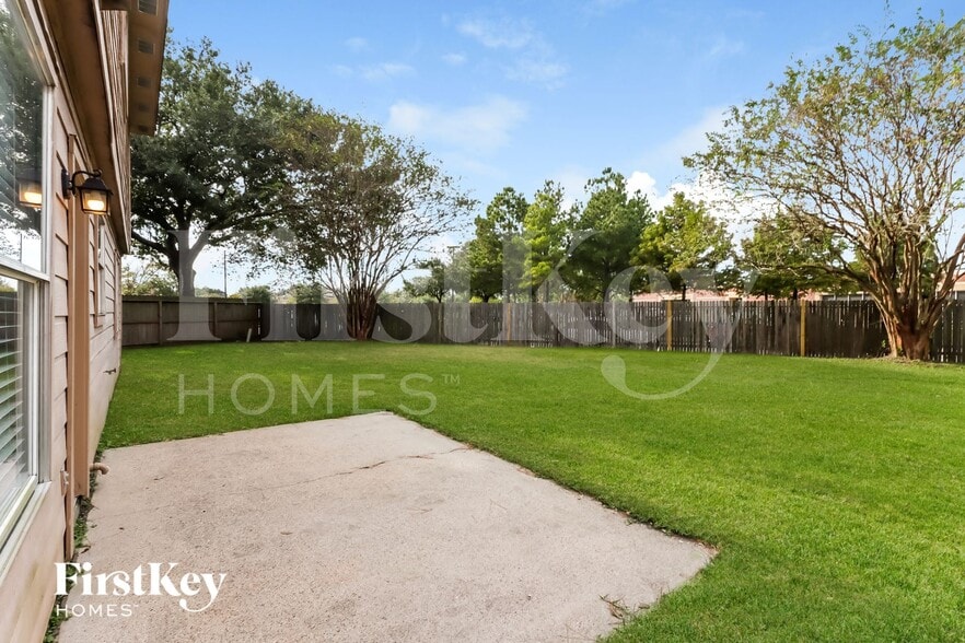 Building Photo - 10826 Belle Haven Dr