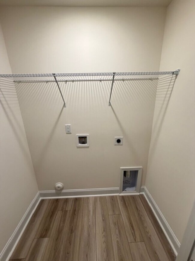 Building Photo - Mebane / Townhouse