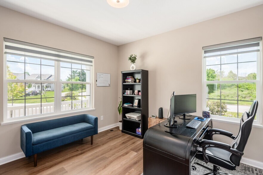 Building Photo - 6965 Turnstone Lp