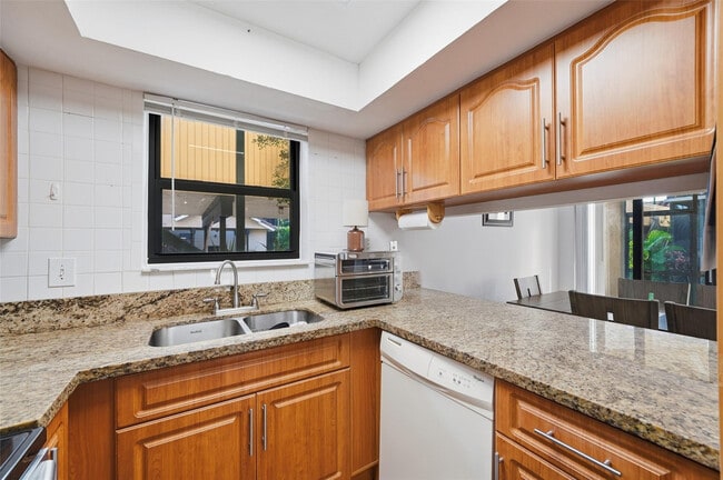 Building Photo - 8412 Shadow Ct