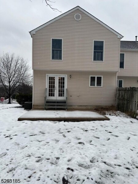 Building Photo - 2 Magnolia Ct