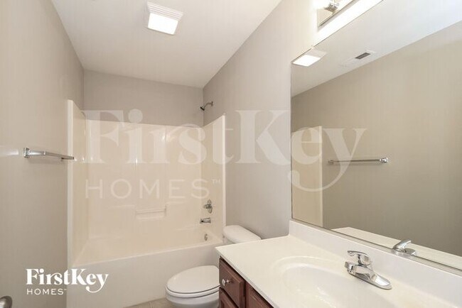 Building Photo - 4596 River Gate Dr