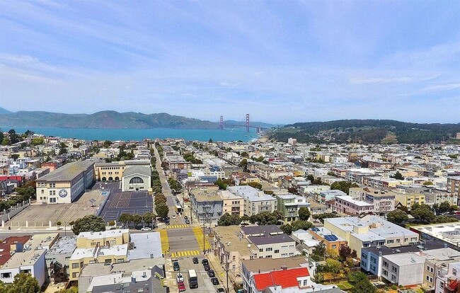 Building Photo - Tranquil & Spacious 2 BR|1 BA Condo in the Central Richmond District
