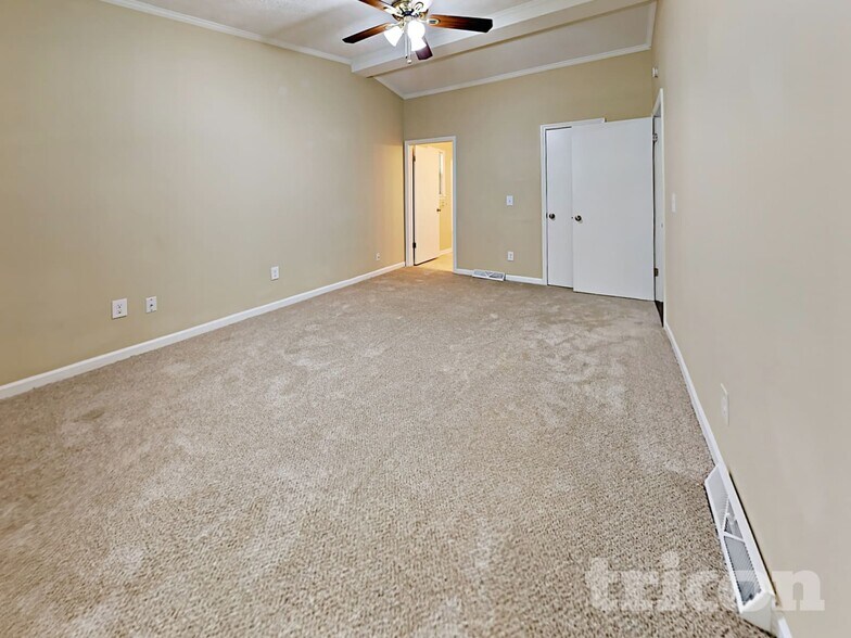 Building Photo - 4185 Bradley Dr SW