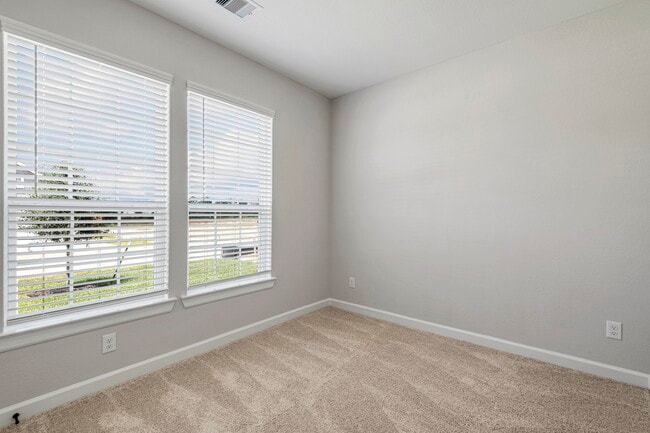 Building Photo - 15671 Honey Cv Dr