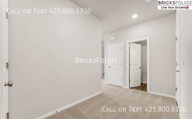 Building Photo - Soothing Retreat in Stunning Bremerton