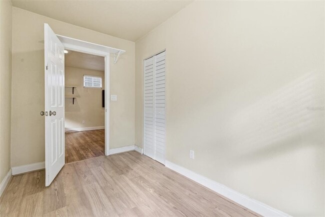 Building Photo - 1302 E Louisiana Ave