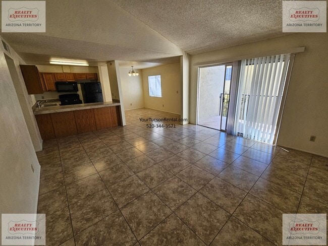 Building Photo - 22nd & Kolb Area Condo - Upstairs unit in Langley Gardens