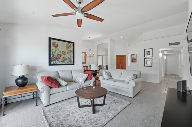 Building Photo - Welcome to this stunning 2-bedroom, 2-bath...