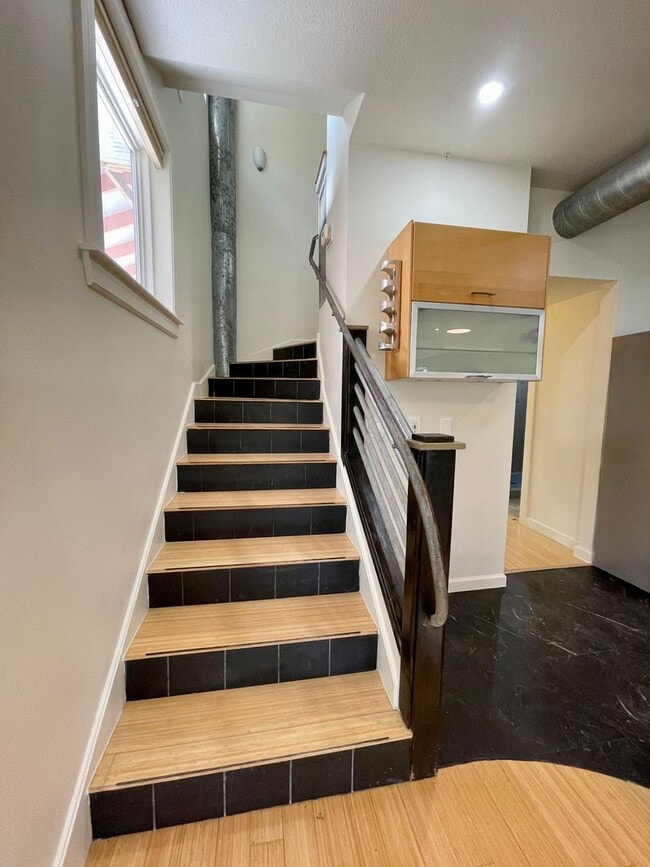 Building Photo - 4718 Depew Ave