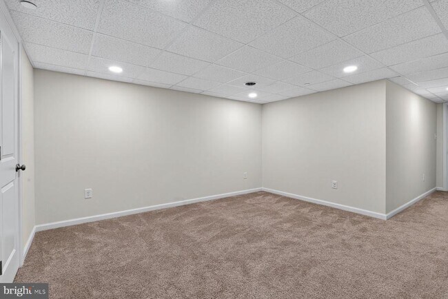 Building Photo - 109 Holstein Dr