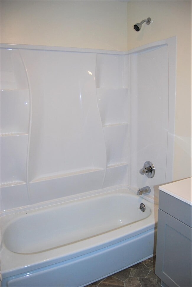 582 N Riverside Ave 582 N Riverside Ave Gold Hill OR 97525