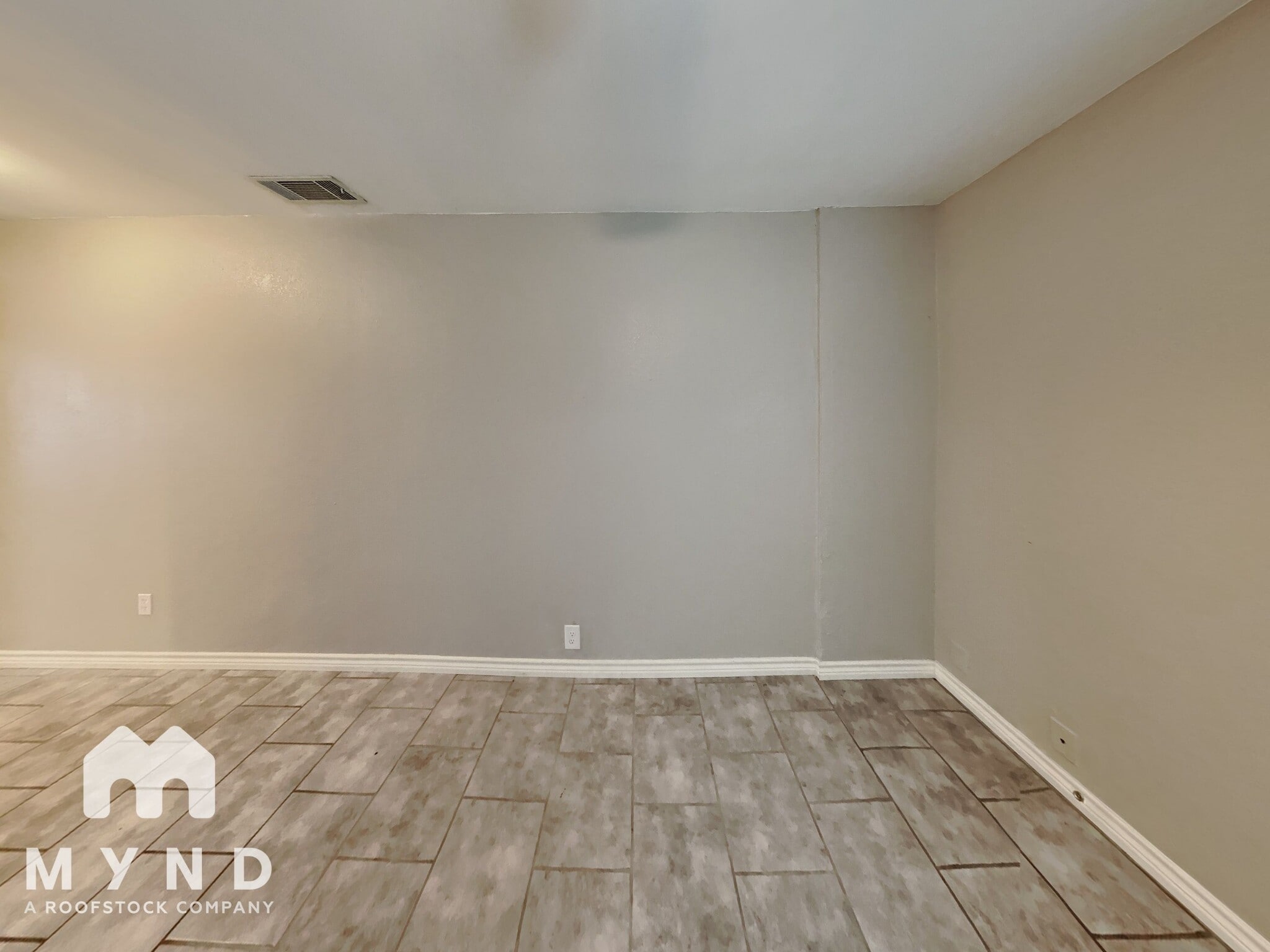 Building Photo - 1701 Cardinal Dr