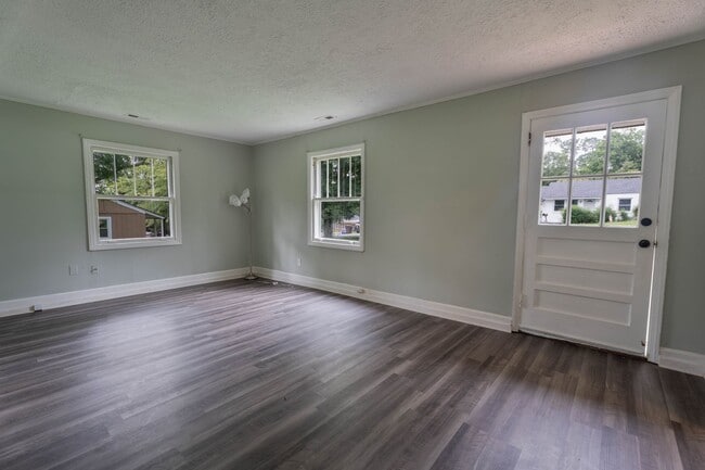 Building Photo - 3 Bedroom, 1 Bath Home in Pendleton