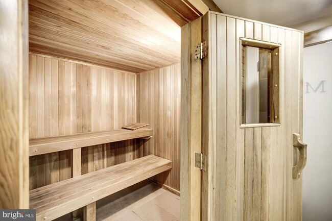 Building Photo - 5500 Holmes Run Pkwy