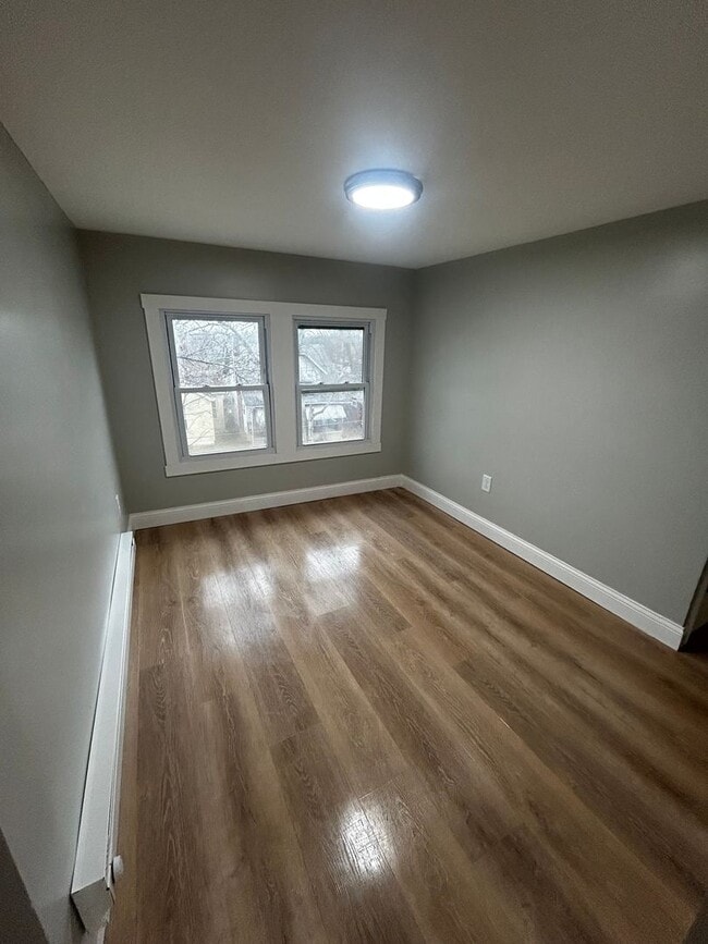 Building Photo - BEAUTIFUL RENOVATED NEW 4 BEDROOM 2 BATH HOUSE QUIET NEIGHBORHOOD