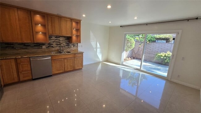 Building Photo - 5056 Balsawood