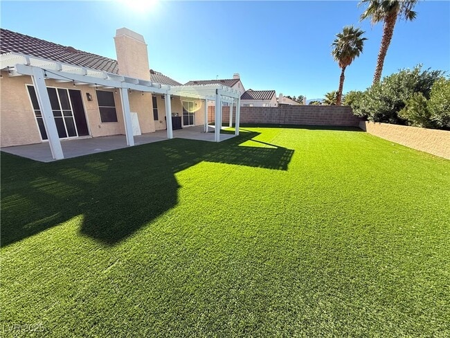 Building Photo - 5908 Red Saturn Dr