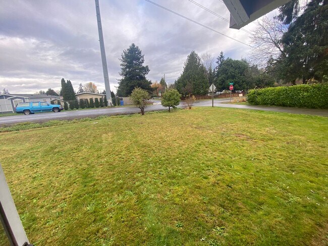 Building Photo - Rent Special!!!! **Half Off the First Mont...