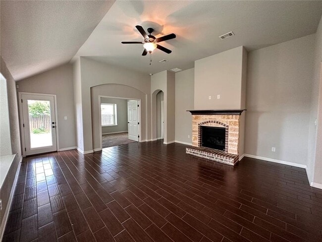 Building Photo - Round Rock Charmer!